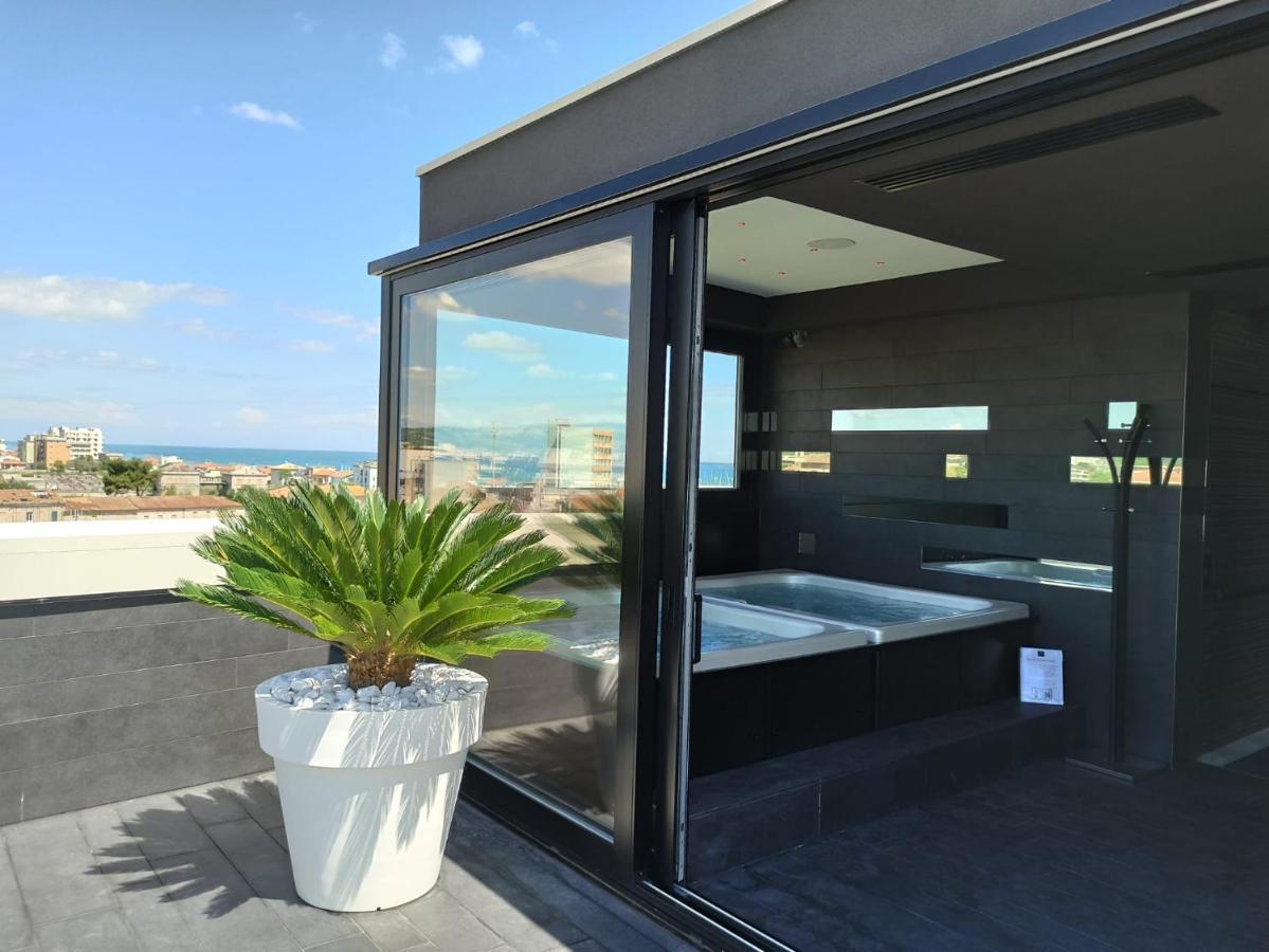 Raffaello Hotel & Mooka Restaurant Senigallia Exterior photo