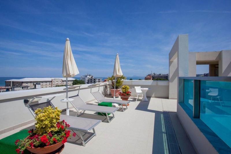 Raffaello Hotel & Mooka Restaurant Senigallia Exterior photo