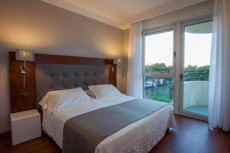 Raffaello Hotel & Mooka Restaurant Senigallia Exterior photo